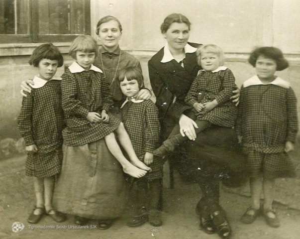 batch_batch_17.Z p. Chłapowską i s. Matułajtis, 1929